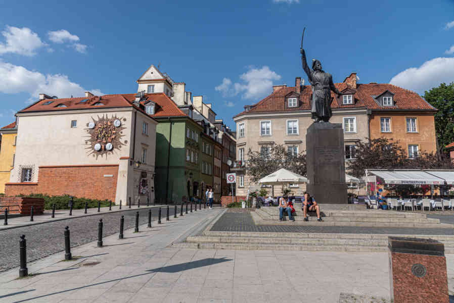 Polonia - Varsovia 093 - monumento a Jan Kilinski.jpg